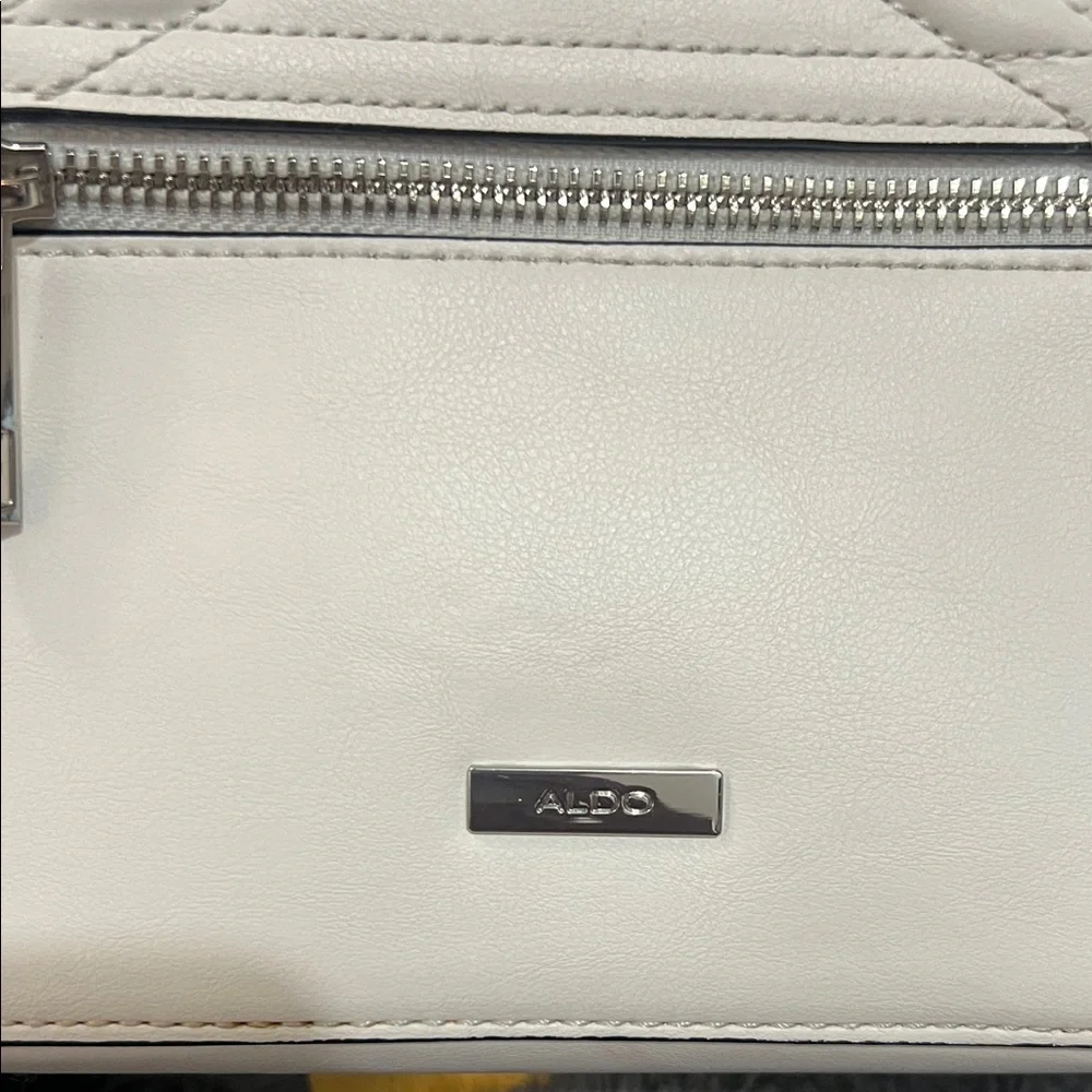 Aldo White Chevron Shoulder Bag with Tassel GUC retail $40 - Picture 5 of 12